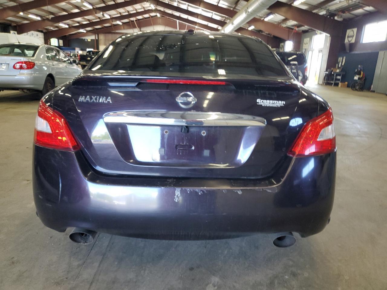 2010 Nissan Maxima S - Image 6