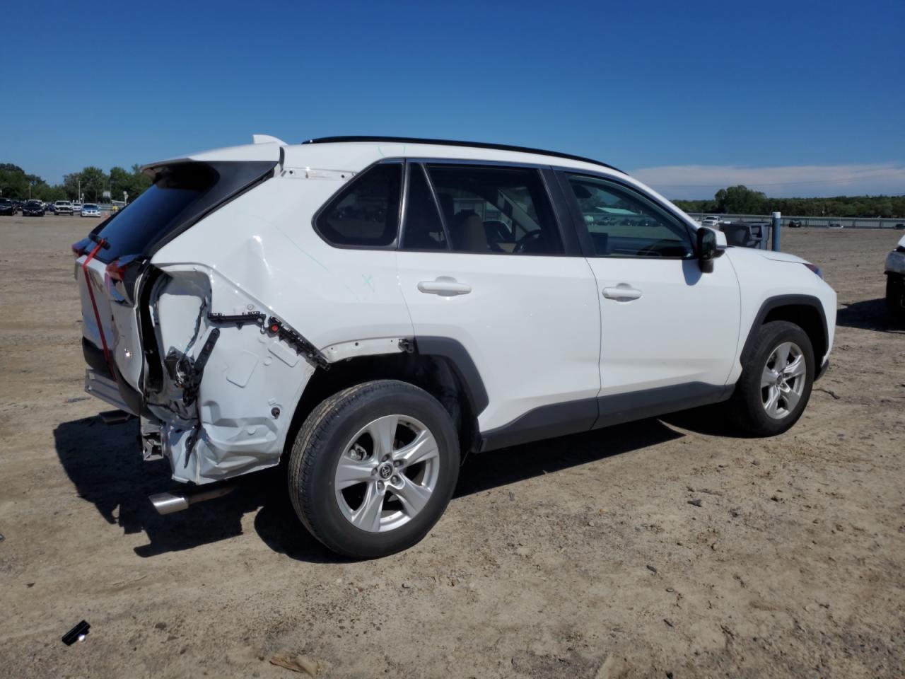 2021 Toyota Rav4 Xle - Image 3
