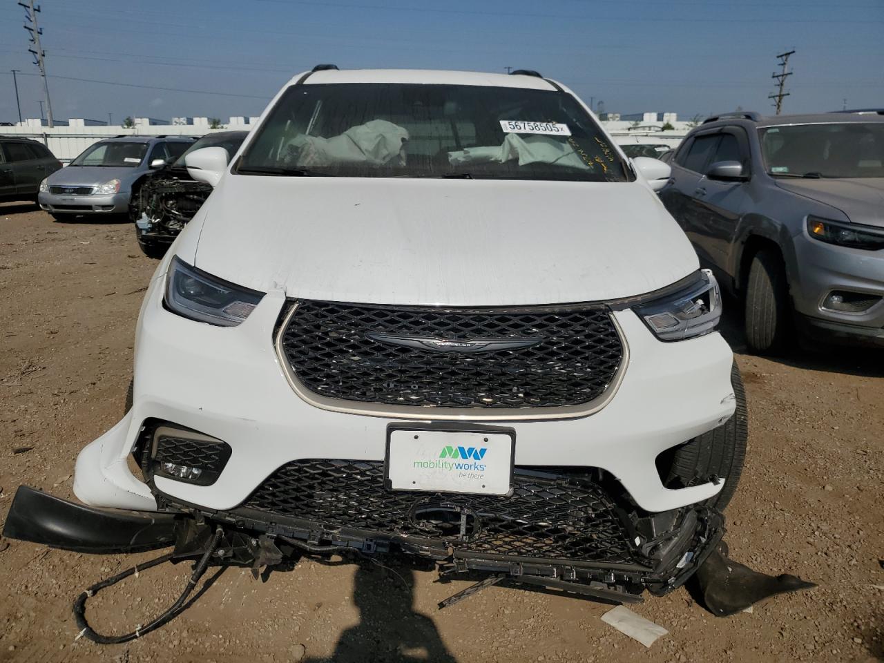 2022 Chrysler Pacifica Touring L - Фото 5