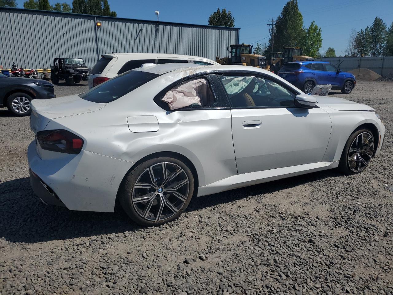 2023 BMW 230Xi - Фото 3