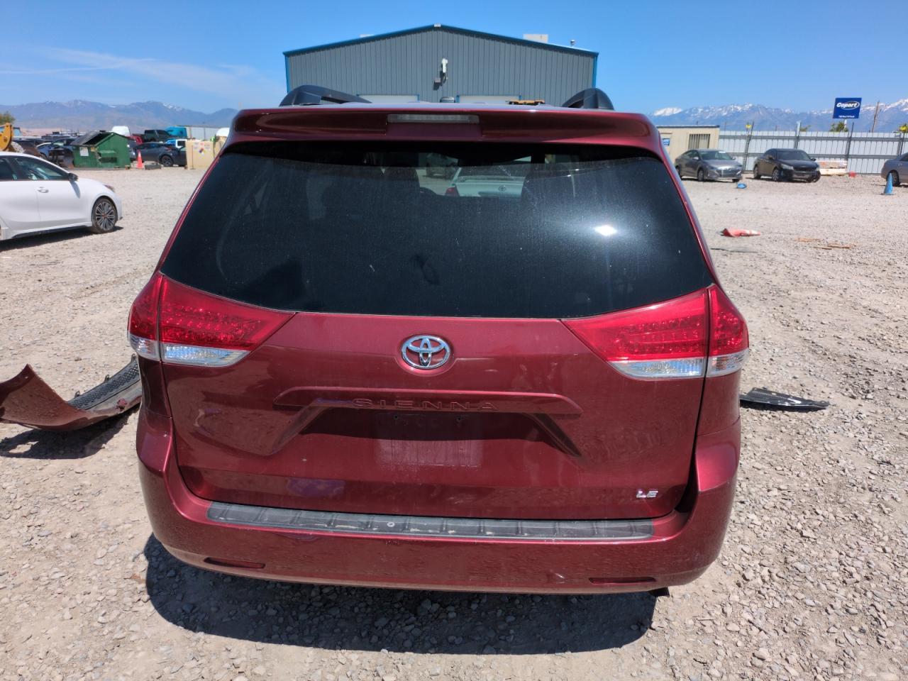 2011 Toyota Sienna Le - Фото 6