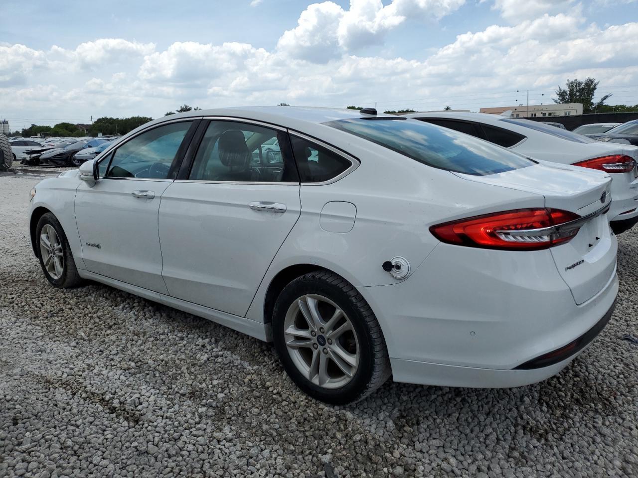 2018 Ford Fusion Se Hybrid - Image 2