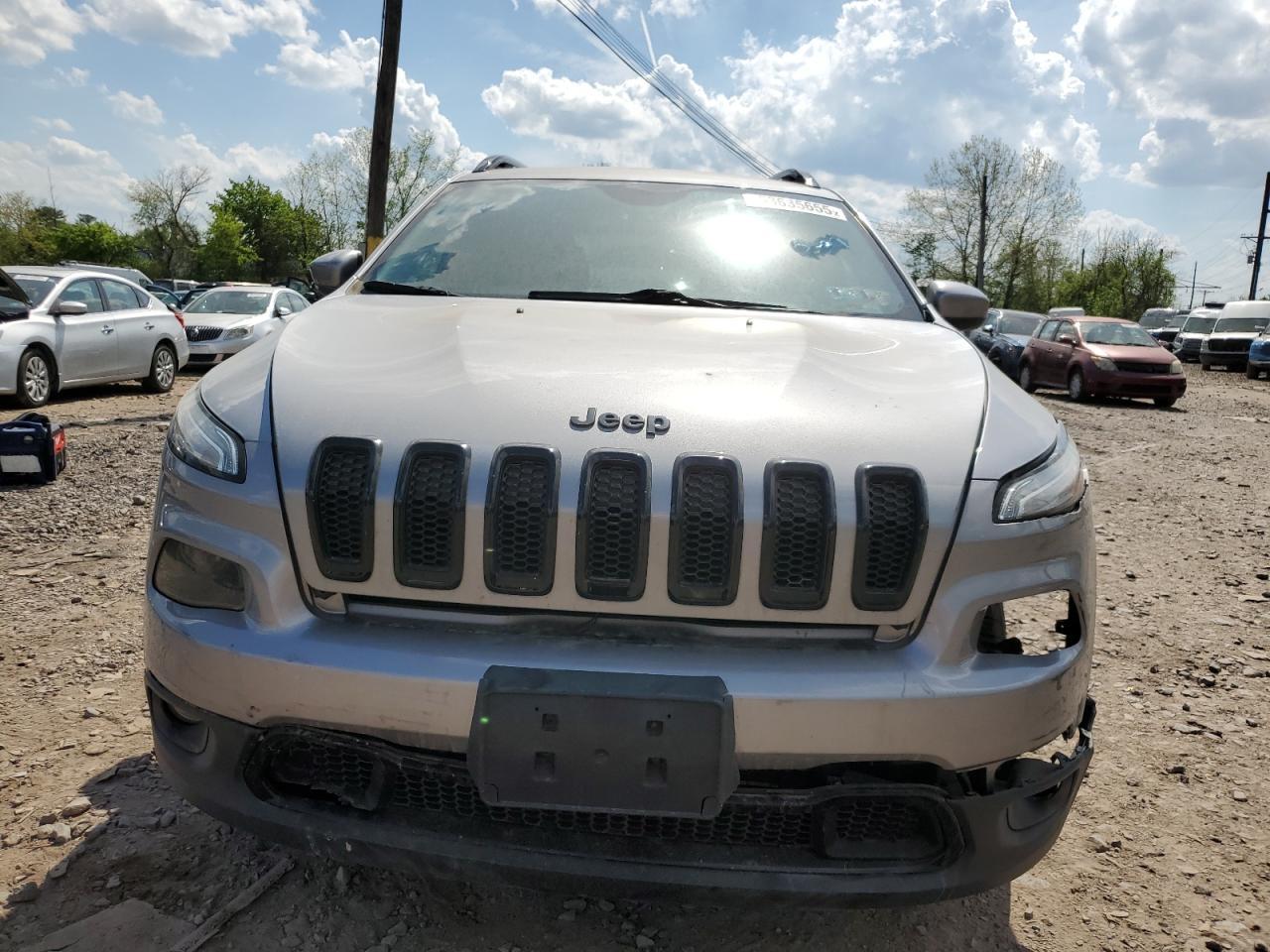 2017 Jeep Cherokee - Image 5