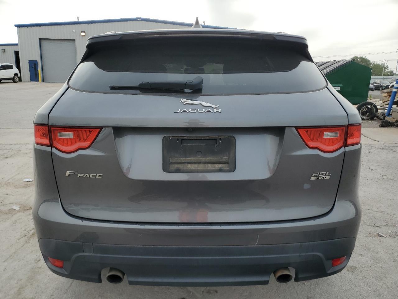 2018 Jaguar F-Pace Premium - Image 6