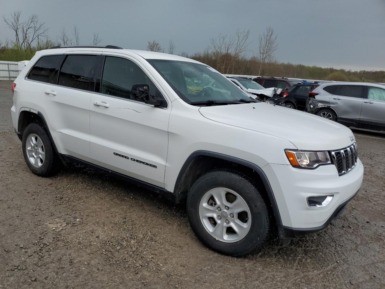 2017 Jeep Grand Cherokee Laredo - Image 4