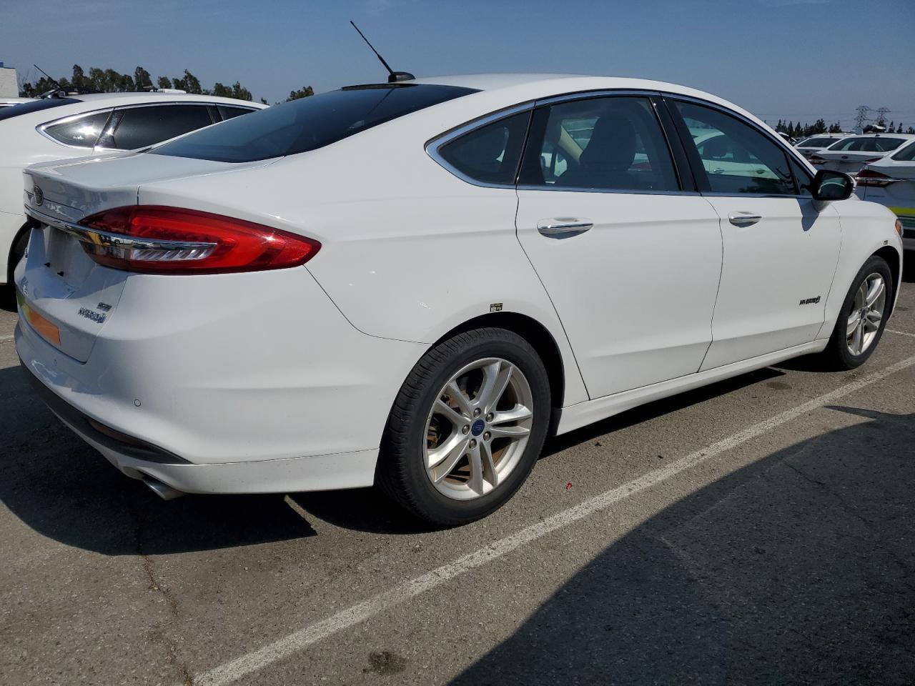 2018 Ford Fusion Se Hybrid - Image 3