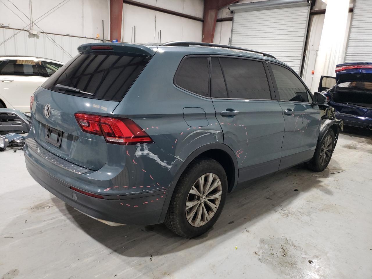 2019 Volkswagen Tiguan S - Фото 3