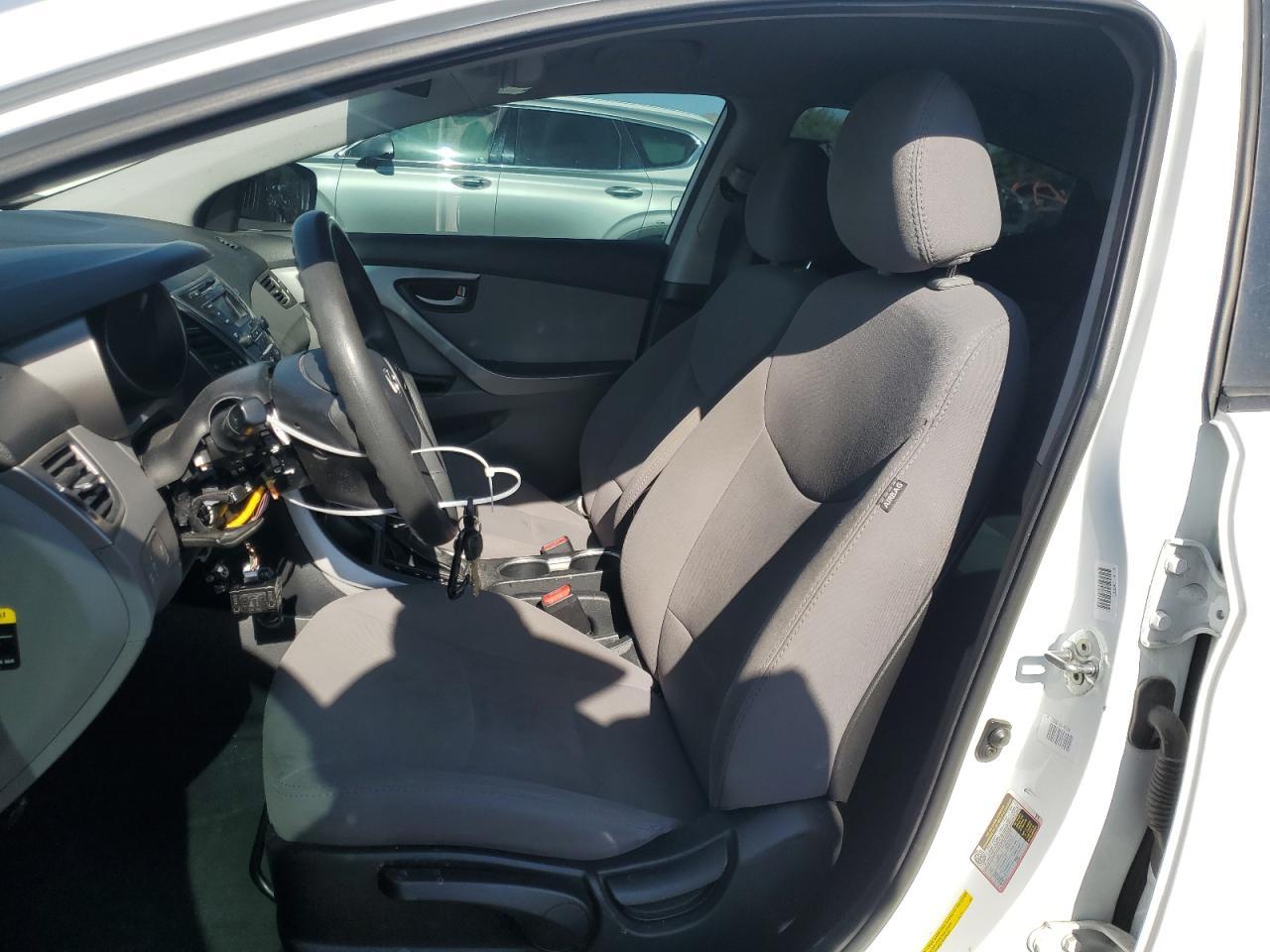 2016 Hyundai Elantra Se - Image 7