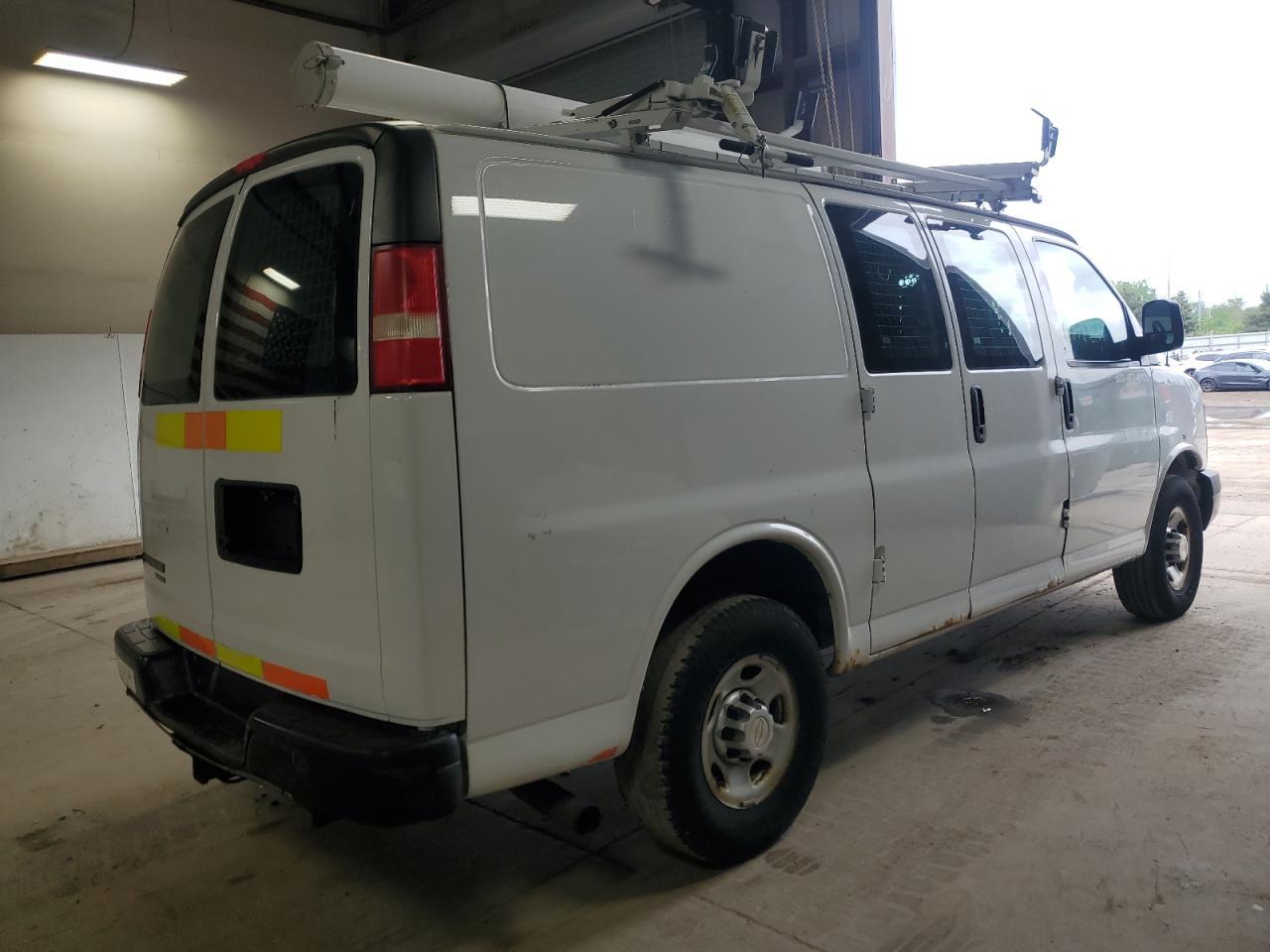 2013 Chevrolet Express G2500 - Image 3