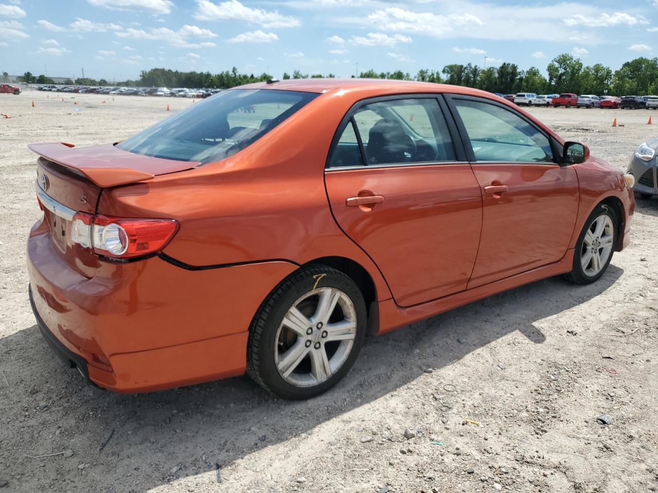 2013 Toyota Corolla Base - Фото 3