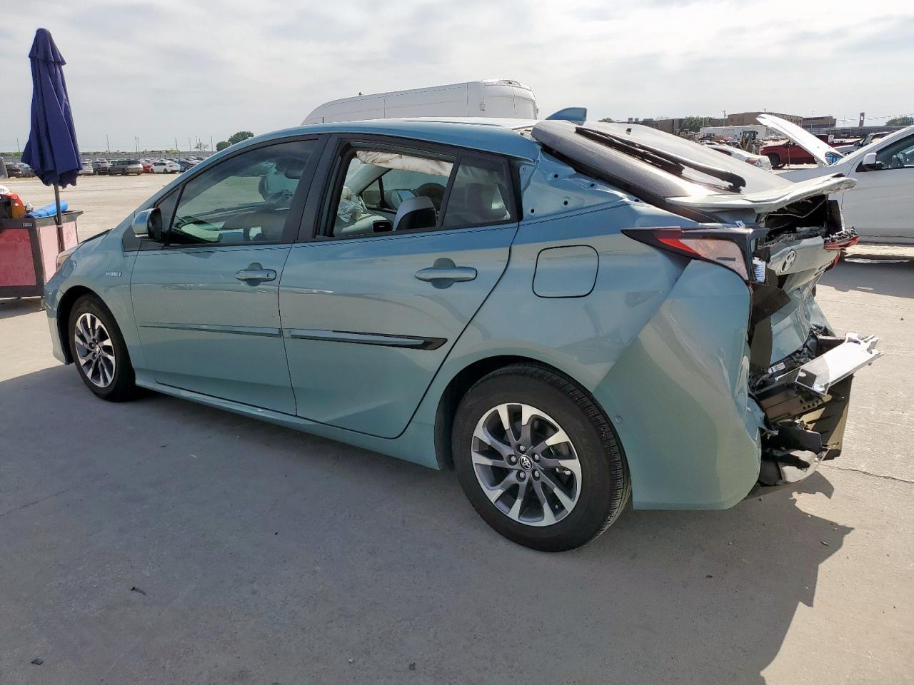 2022 Toyota Prius Night Shade - Фото 2