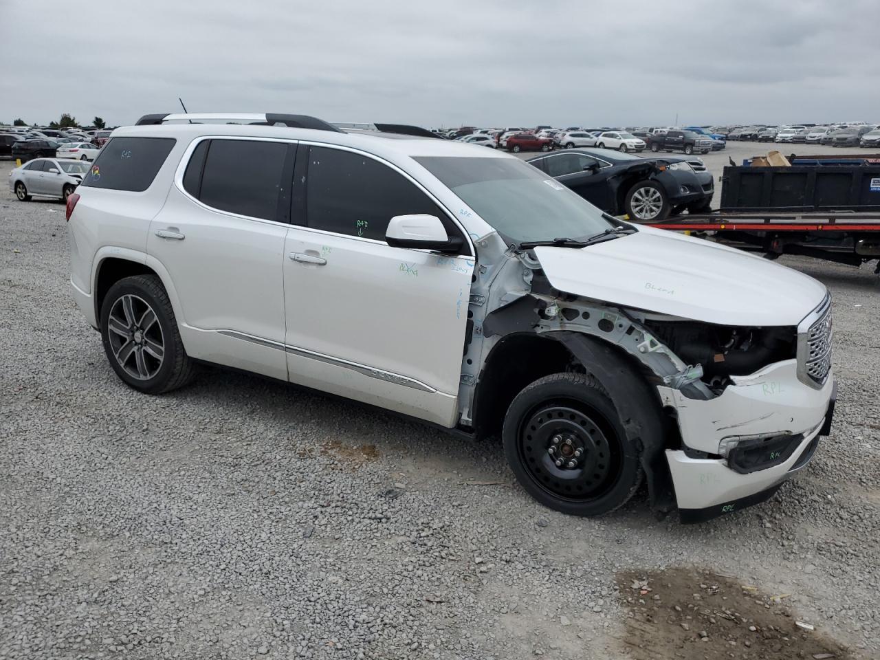 2017 GMC Acadia Denali - Фото 4