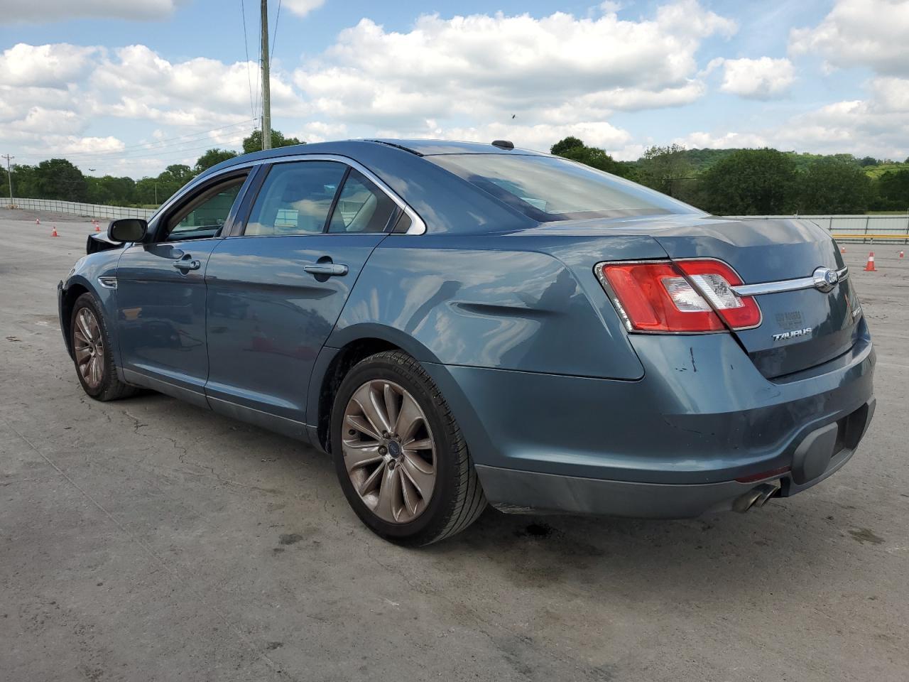 2010 Ford Taurus Limited - Фото 2