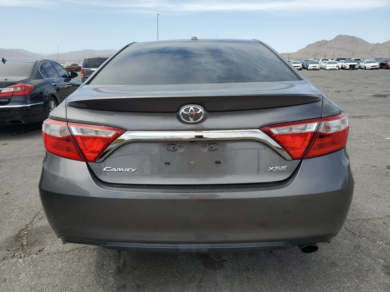 2017 Toyota Camry Le - Фото 6