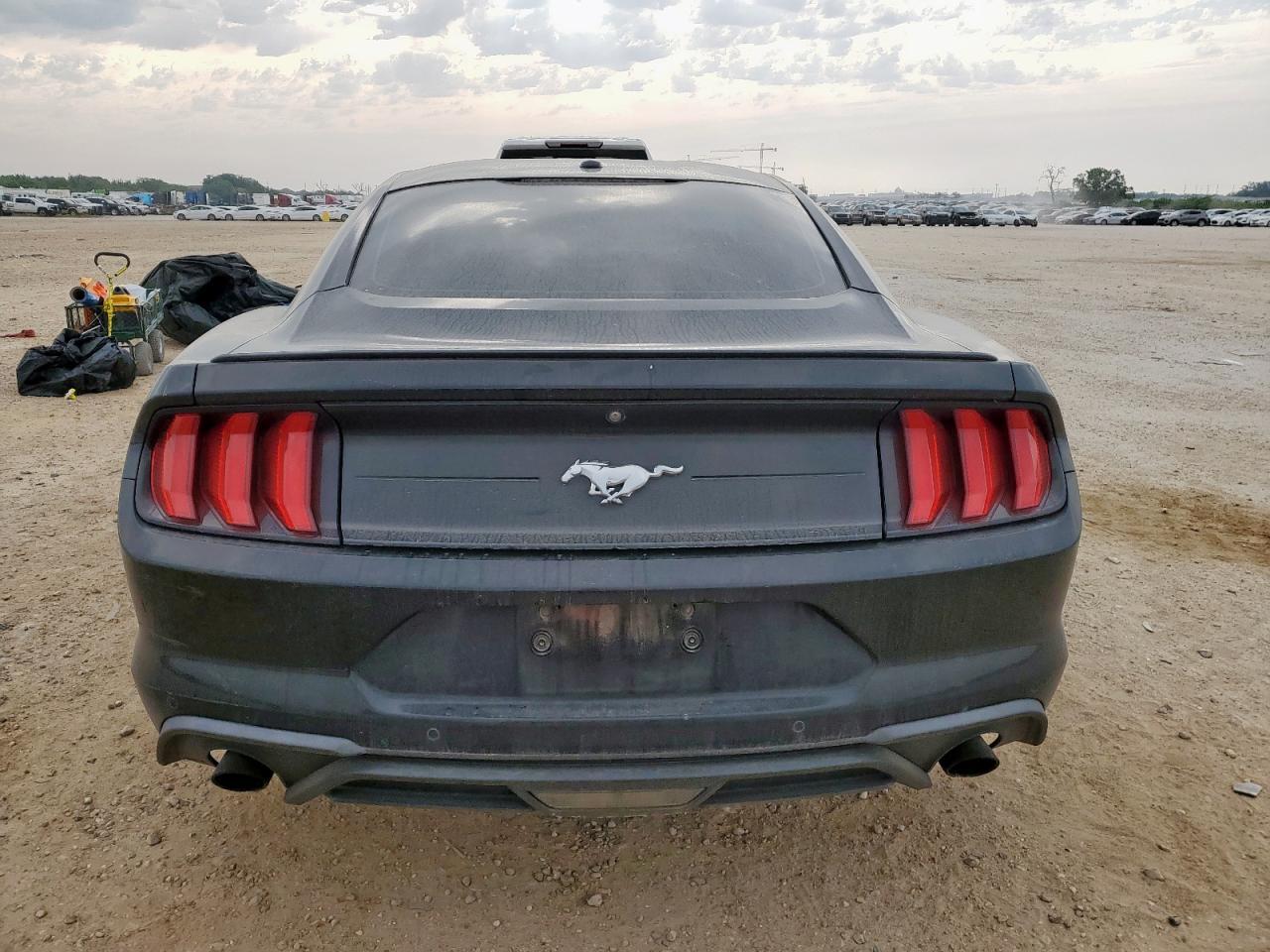 2020 Ford Mustang - Image 6