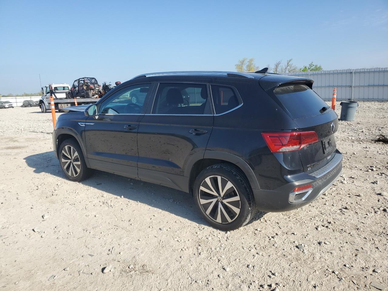 2022 Volkswagen Taos Se - Фото 2
