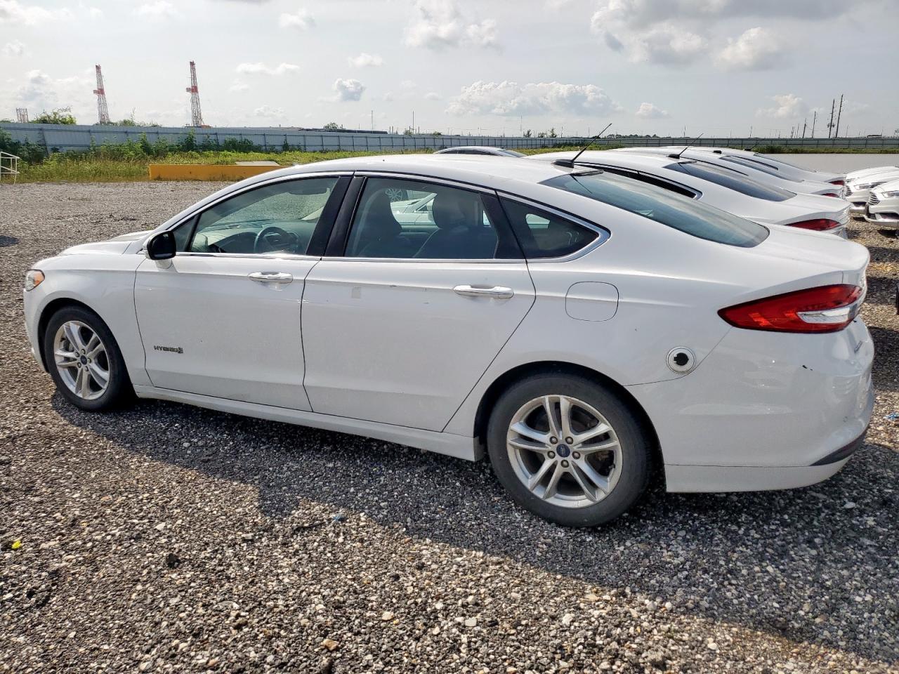 2018 Ford Fusion Se Hybrid - Image 2