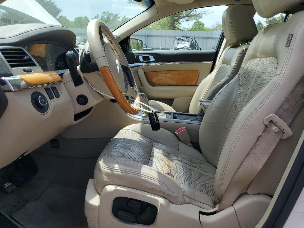 2010 Lincoln Mks - Image 7