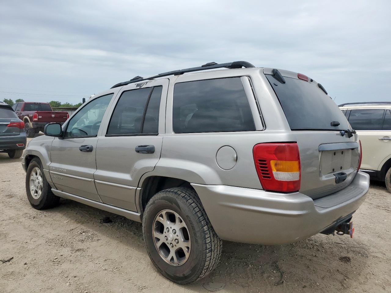 2000 Jeep Cherokee - Image 2