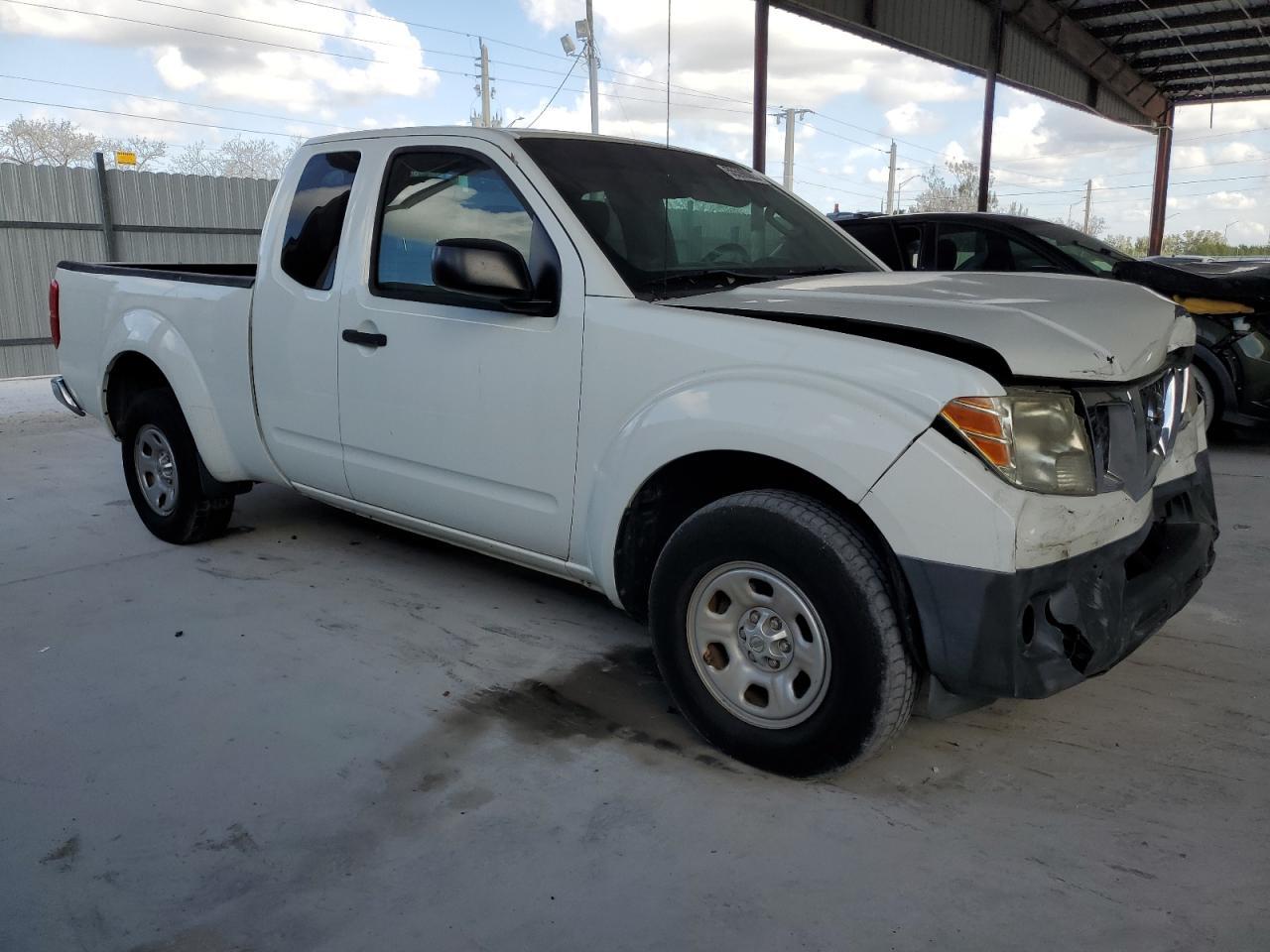 2014 Nissan Frontier S - Image 4
