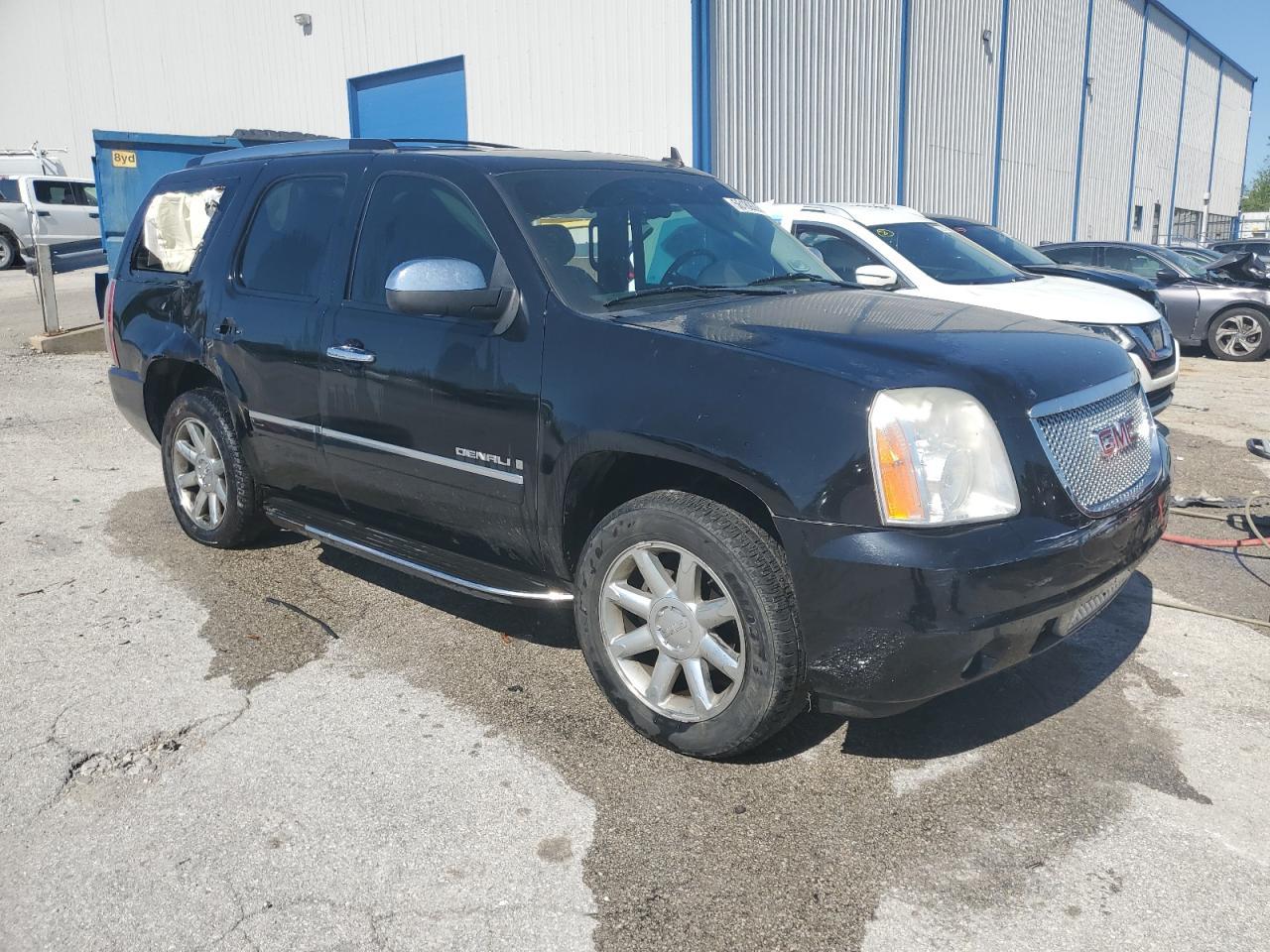 2009 GMC Yukon Denali - Image 4