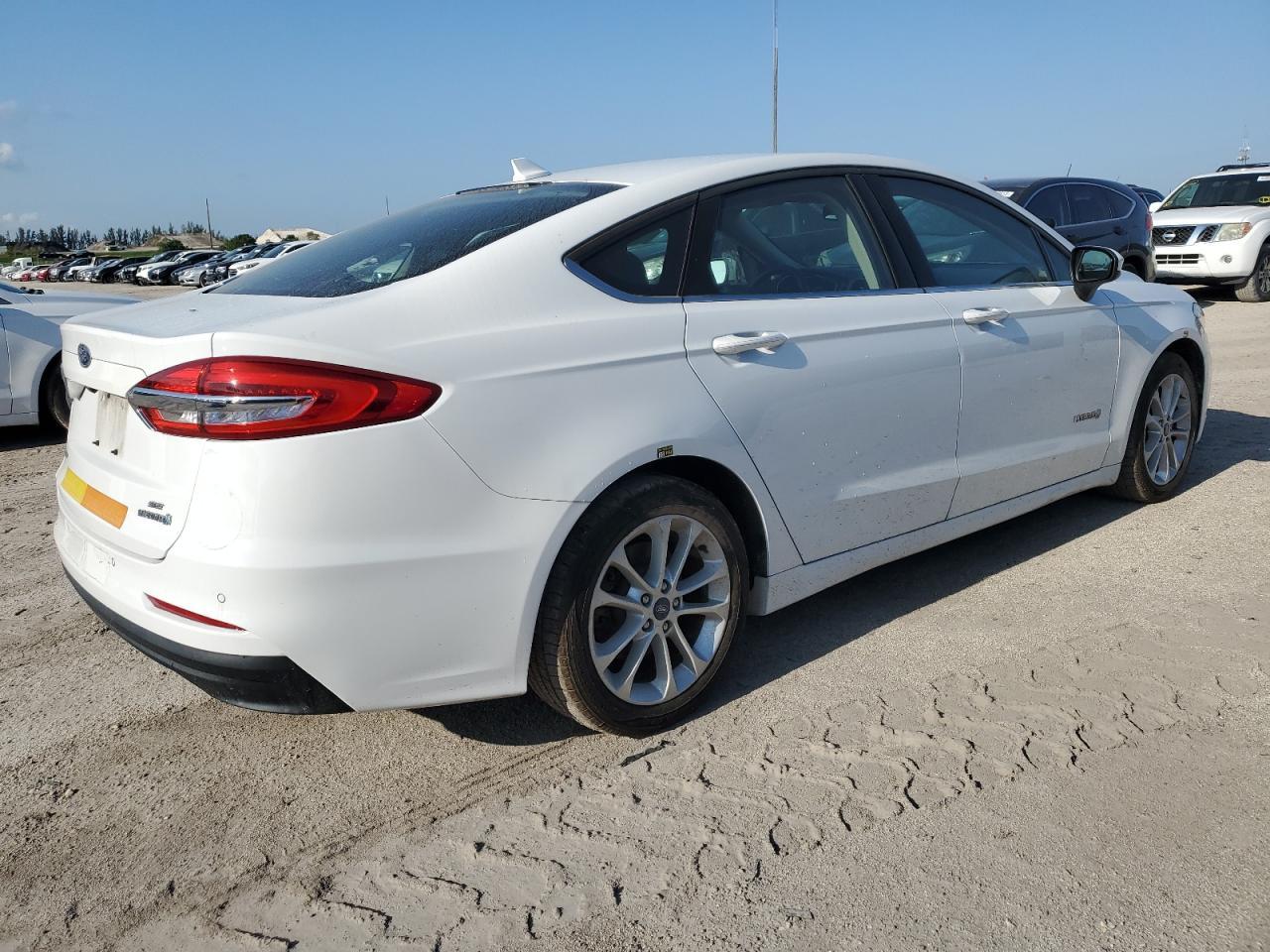2019 Ford Fusion Se - Image 3