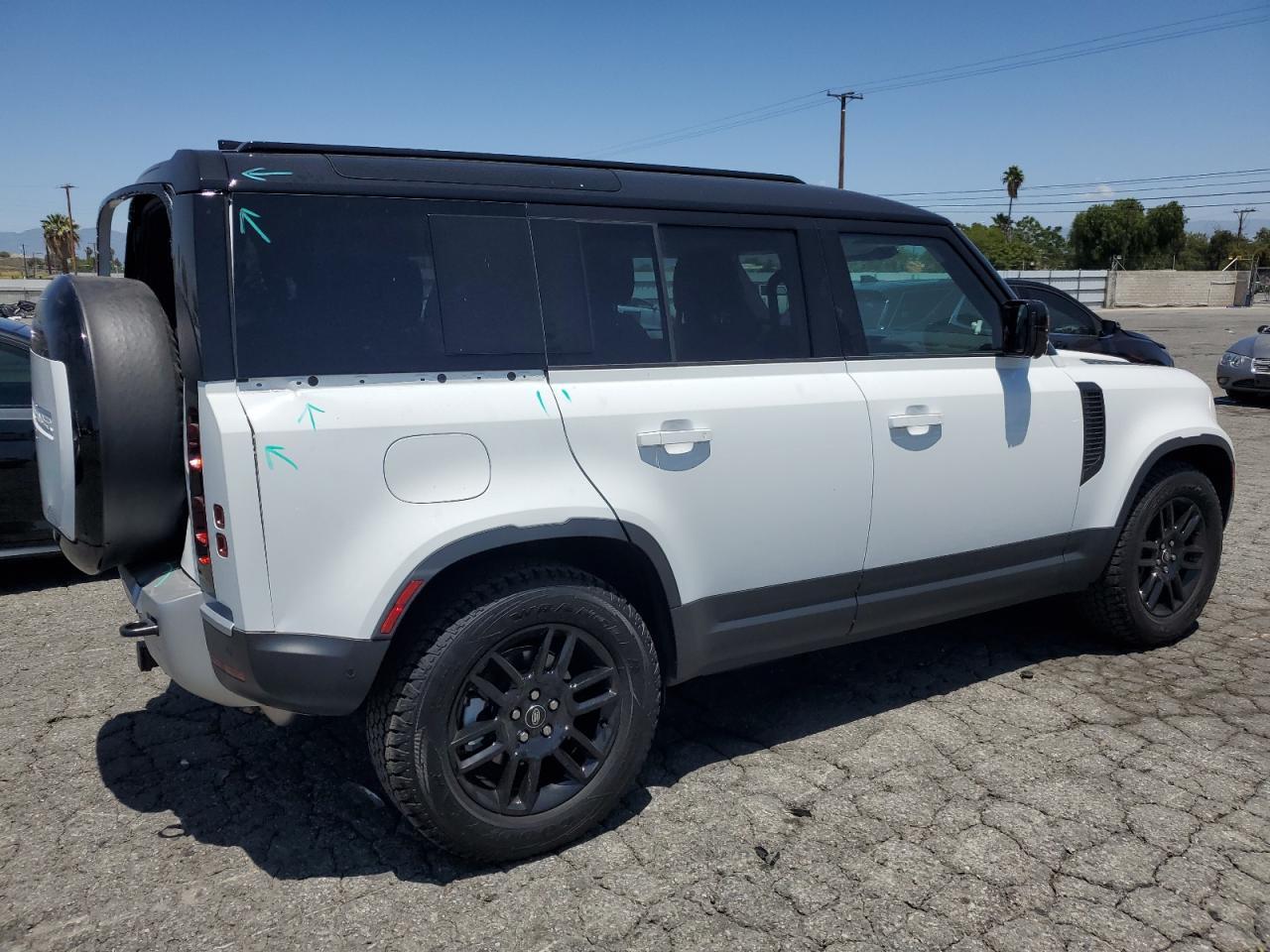 2025 Land Rover Defender 110 S - Фото 3