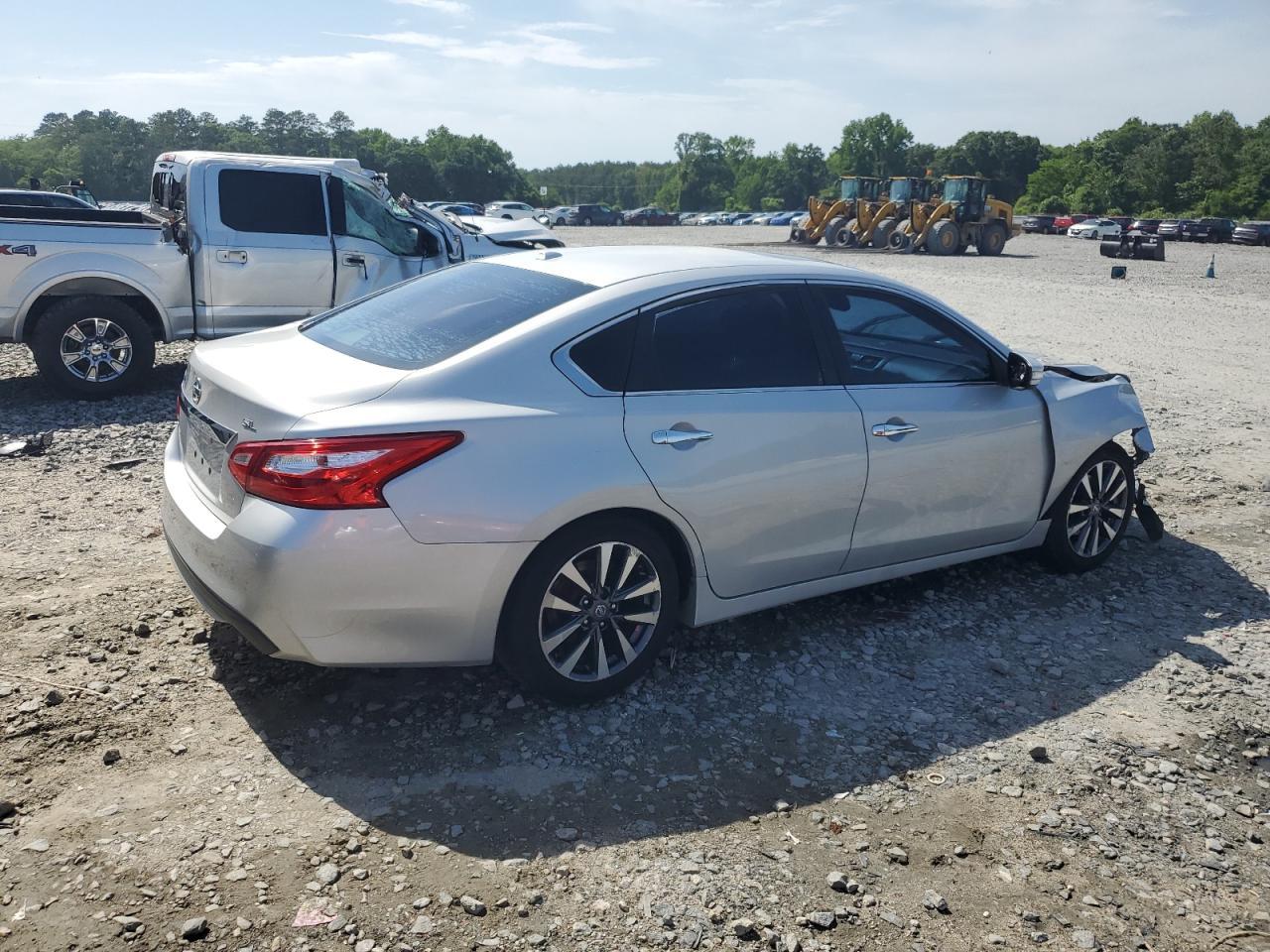 2017 Nissan Altima 2.5 - Image 3