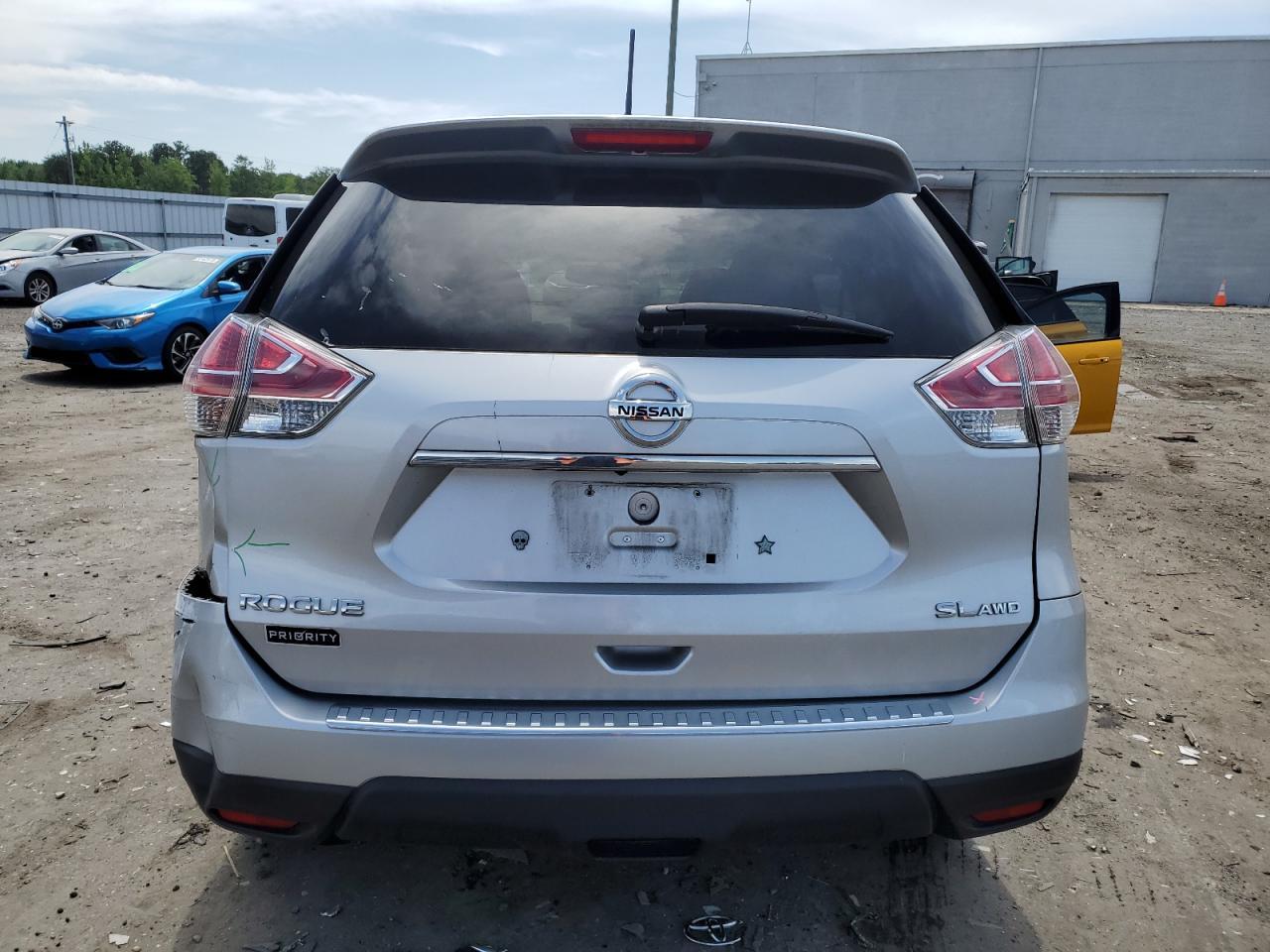 2015 Nissan Rogue S - Фото 6