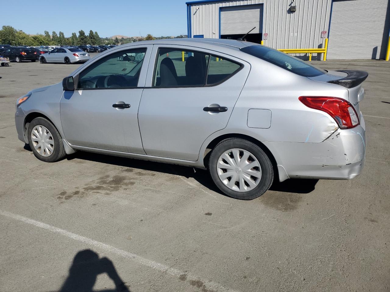 2015 Nissan Versa S - Фото 2
