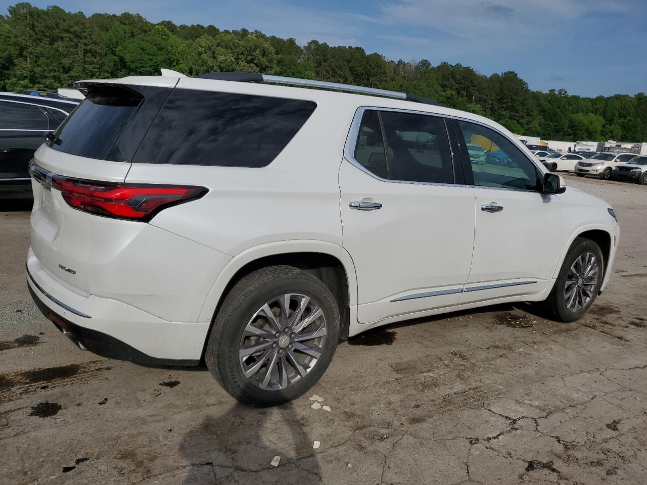 2022 Chevrolet Traverse Premier - Фото 3