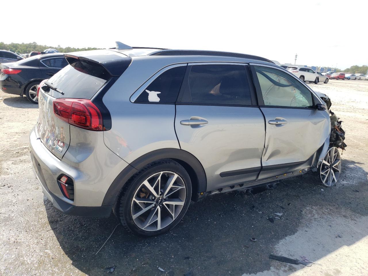 2022 Kia Niro Touring Special Edition - Image 3