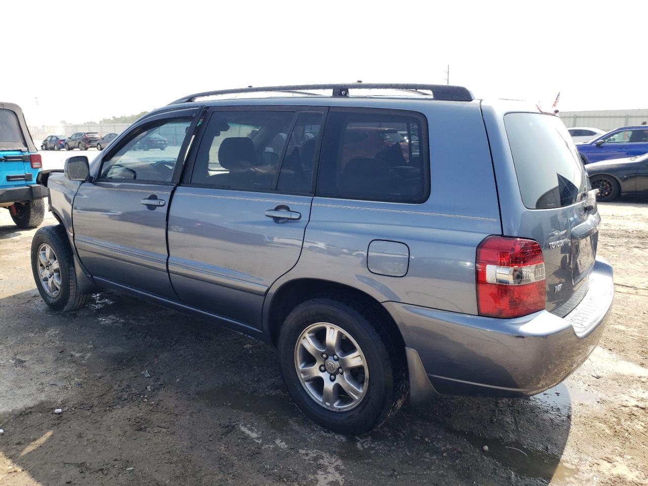 2005 Toyota Highlander Limited - Image 2