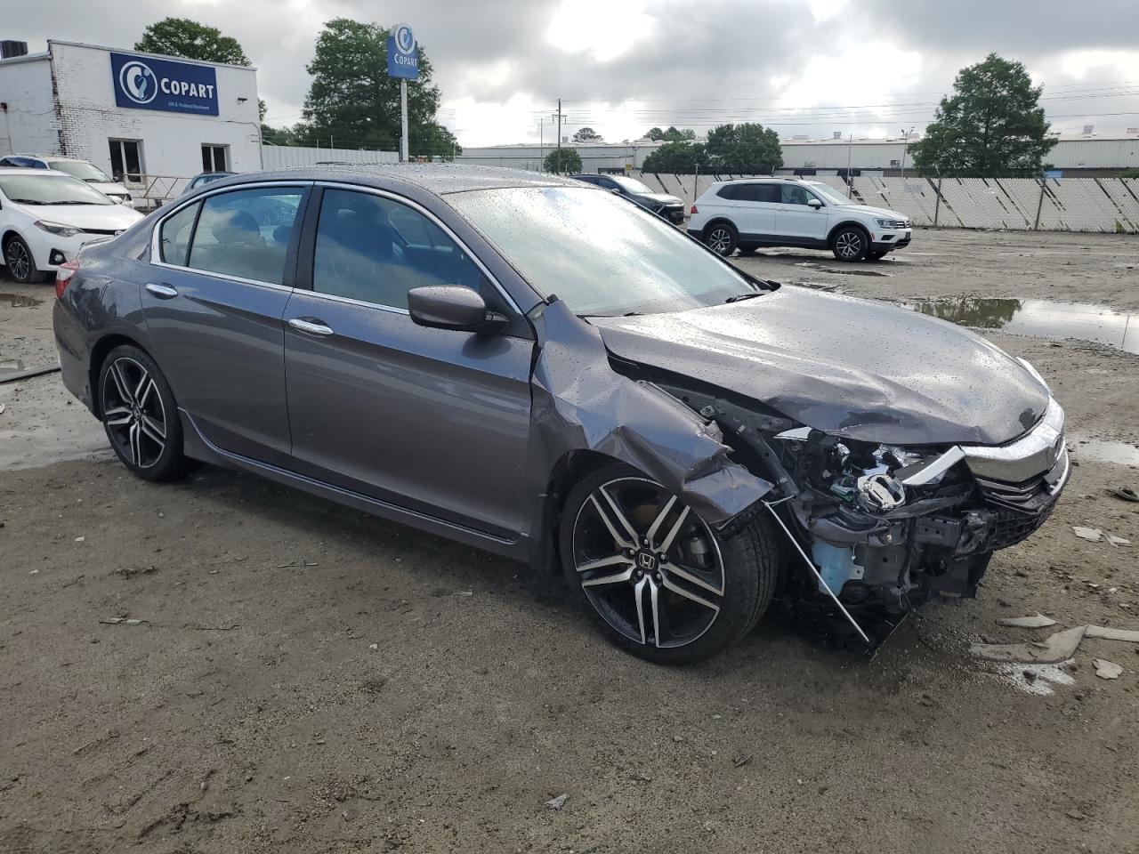 2017 Honda Accord Sport - Image 4