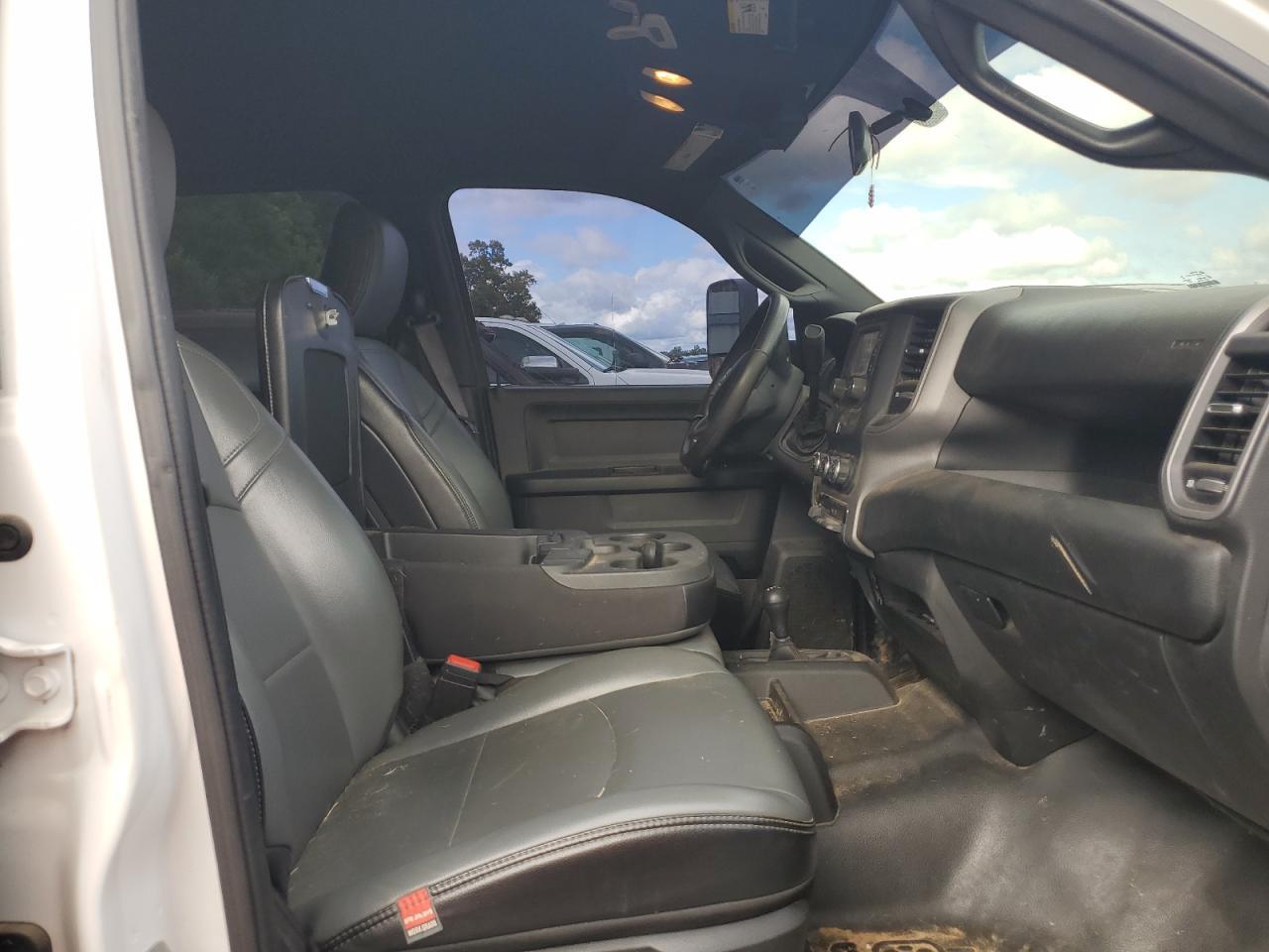 2021 Ram 3500 Tradesman - Фото 5