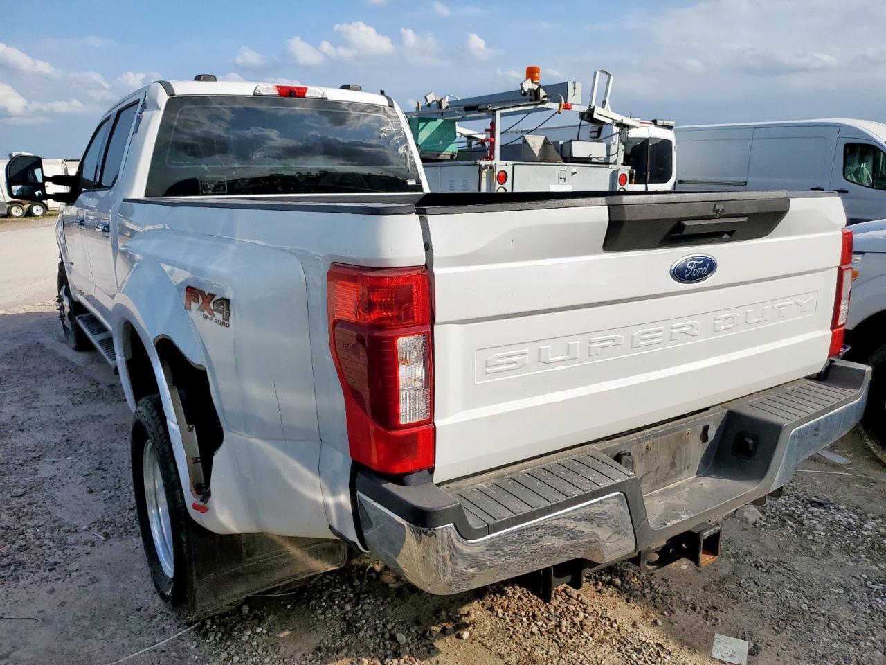 2020 Ford F350 Super Duty - Фото 2