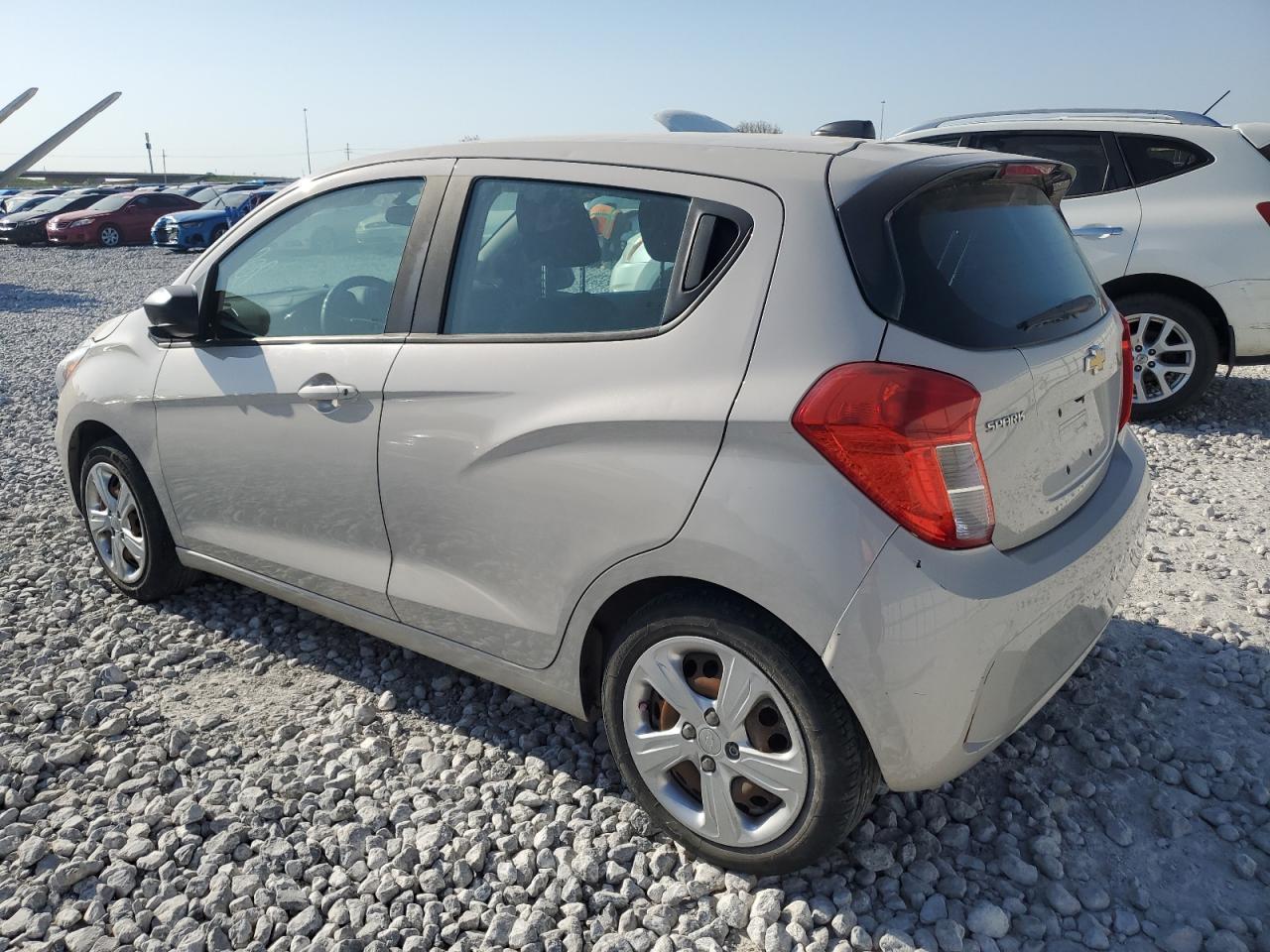 2019 Chevrolet Spark Ls - Фото 2
