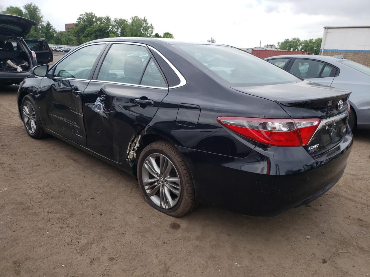 2016 Toyota Camry Le - Фото 2
