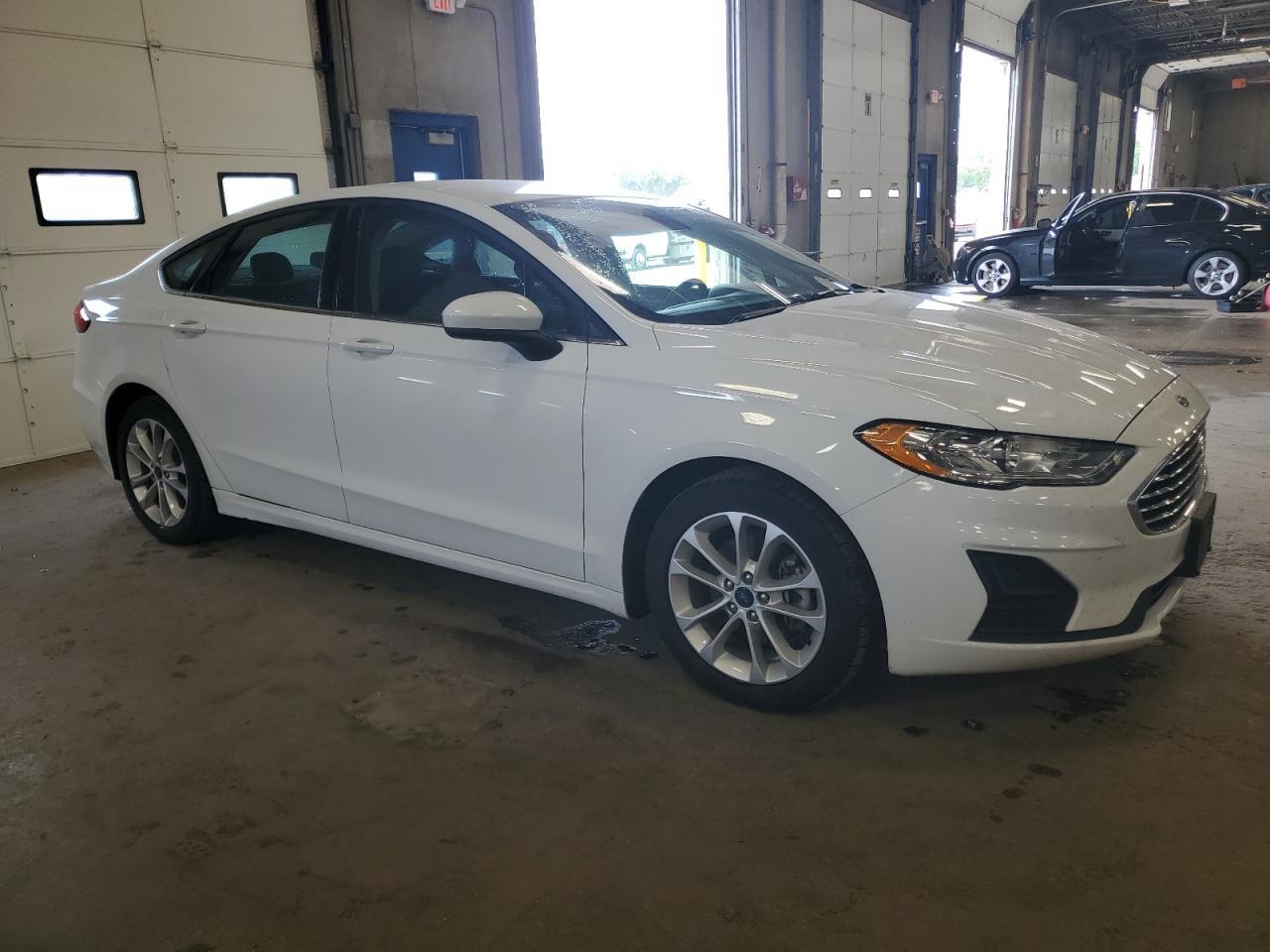 2020 Ford Fusion Se - Фото 4