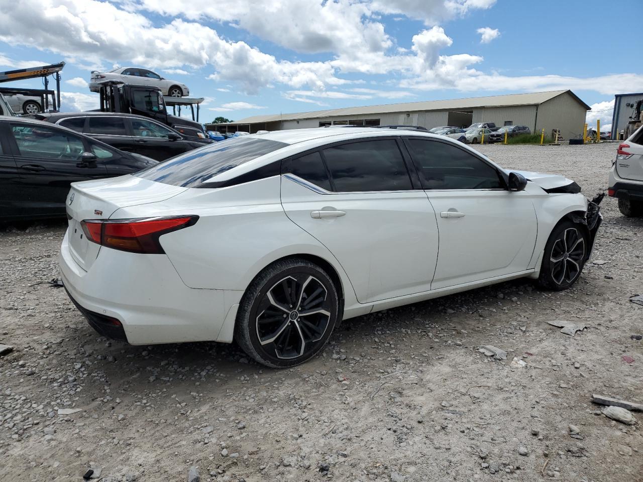 2024 Nissan Altima Sr - Image 3