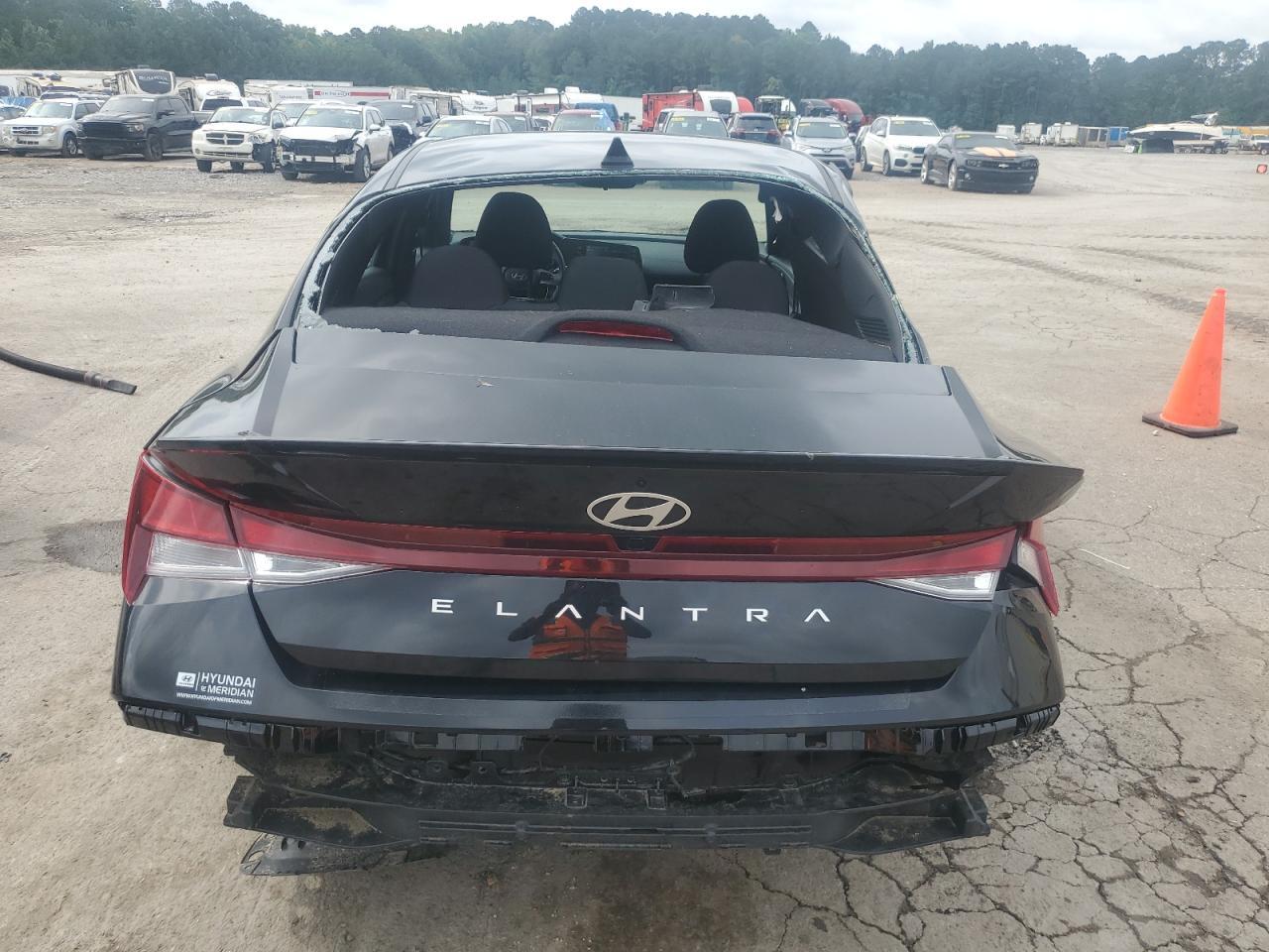 2025 Hyundai Elantra Sel Sport - Фото 6