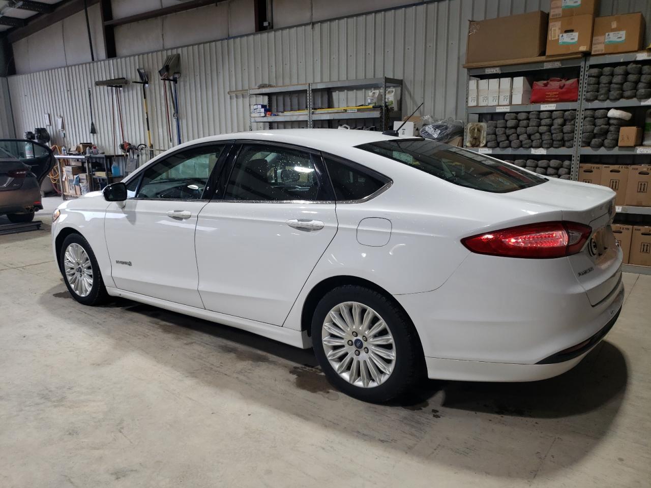 2015 Ford Fusion Se Hybrid - Фото 2