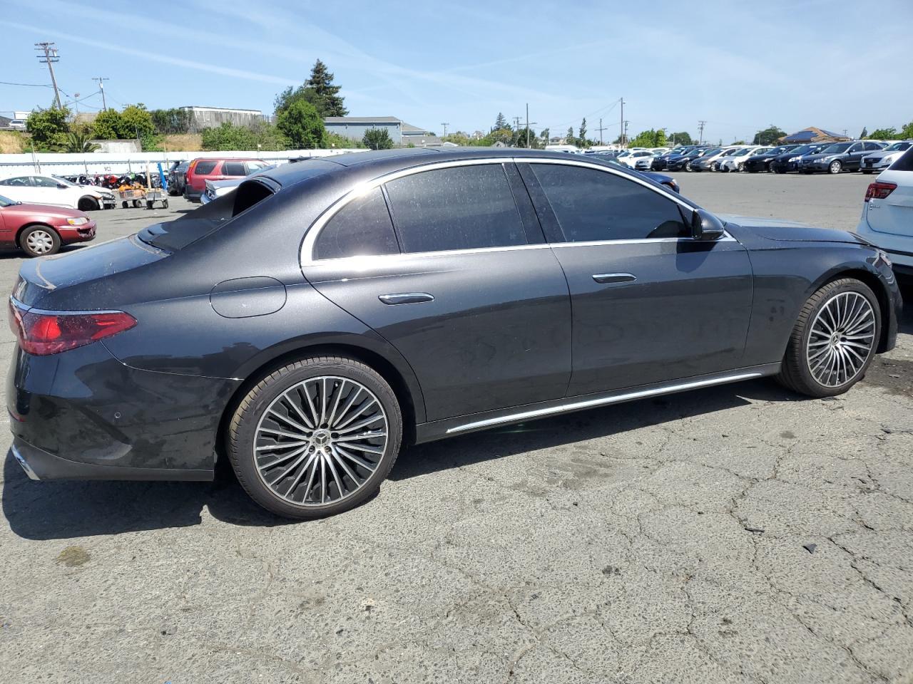 2025 Mercedes-Benz E 350 - Фото 3