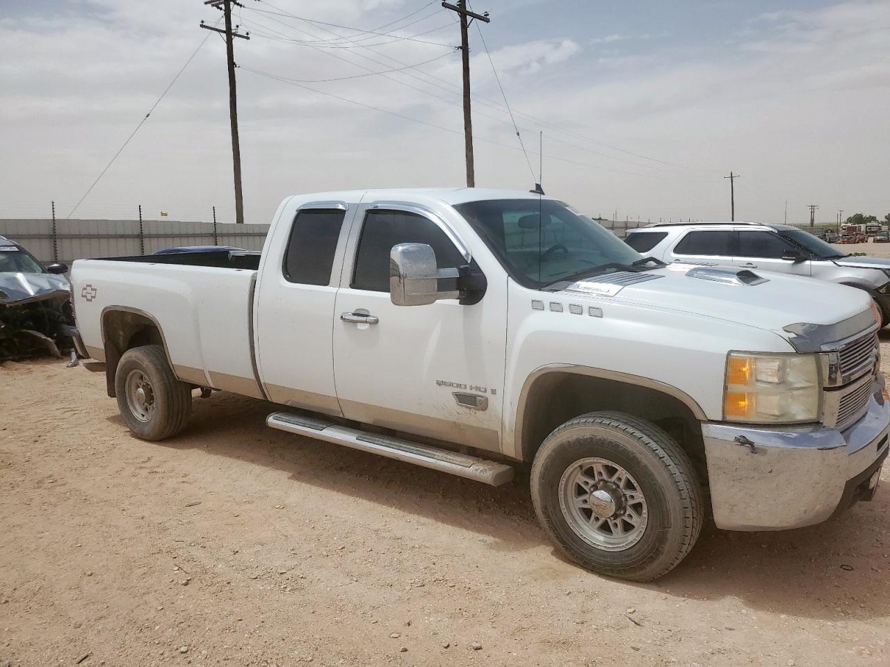2009 Chevrolet Silverado C2500 Heavy Duty - Image 4