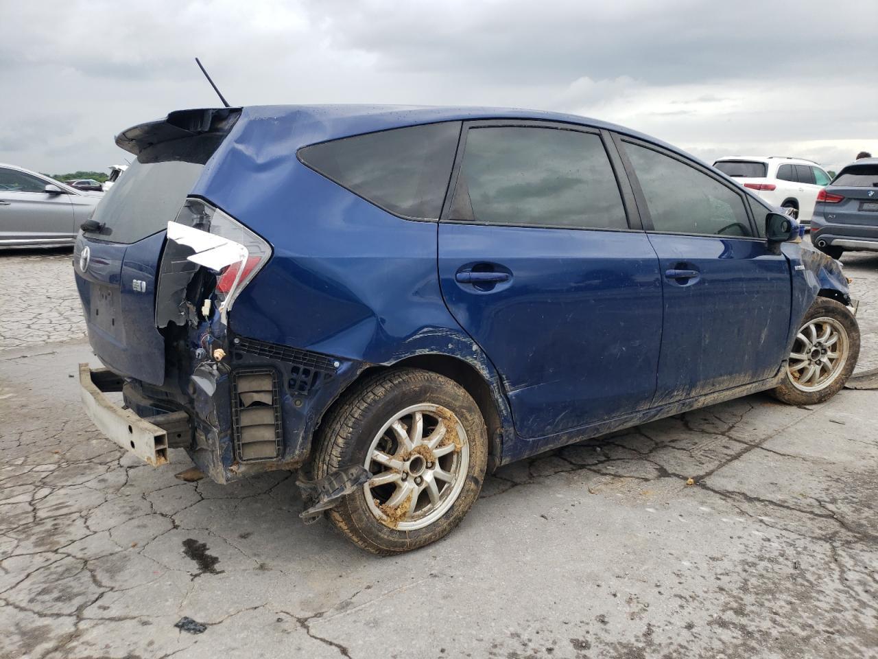 2013 Toyota Prius V - Image 3
