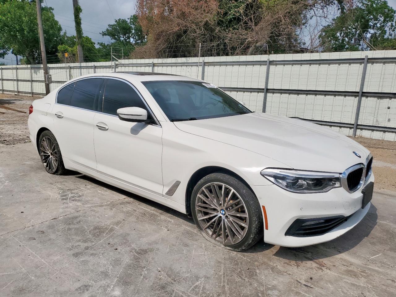 2017 BMW 530 I - Image 4