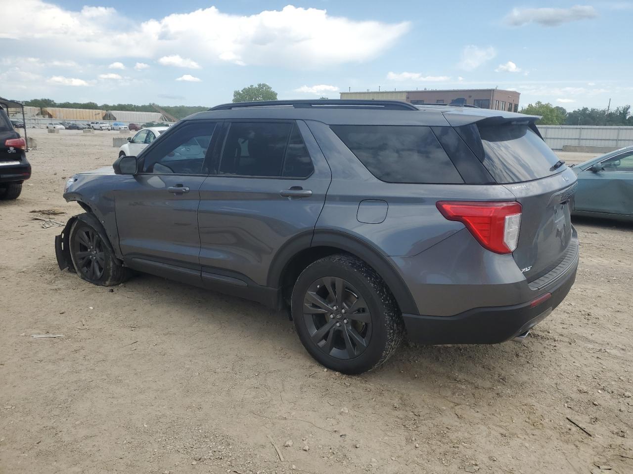 2021 Ford Explorer Xlt - Image 2