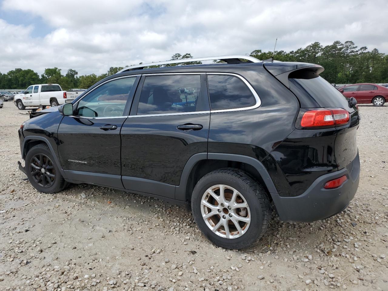 2017 Jeep Cherokee Latitude - Image 2
