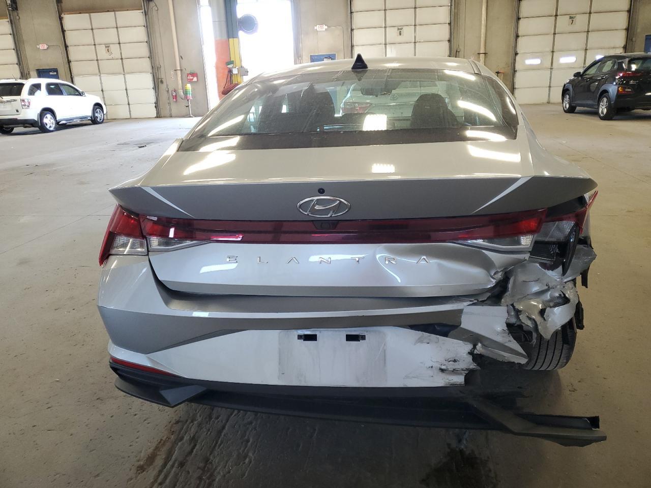 2023 Hyundai Elantra Sel - Фото 6