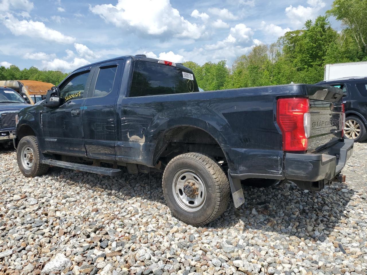 2022 Ford F350 Super Duty - Image 2